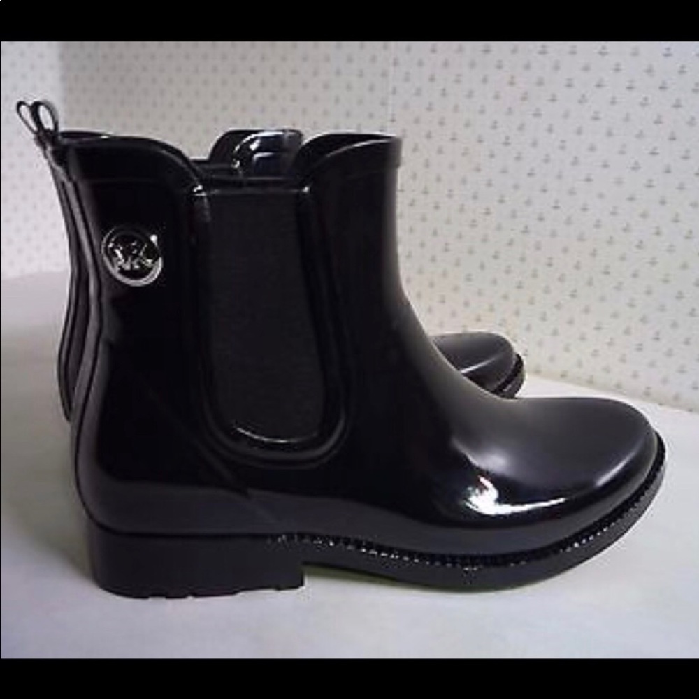 ☔️☔️AUTHENTIC MK RAIN BOOTS☔️☔️